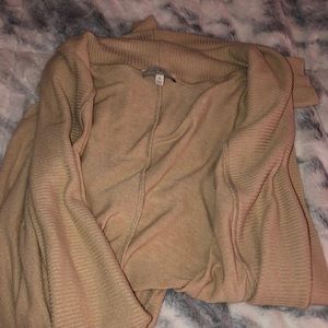 Beige cardigan with pockets